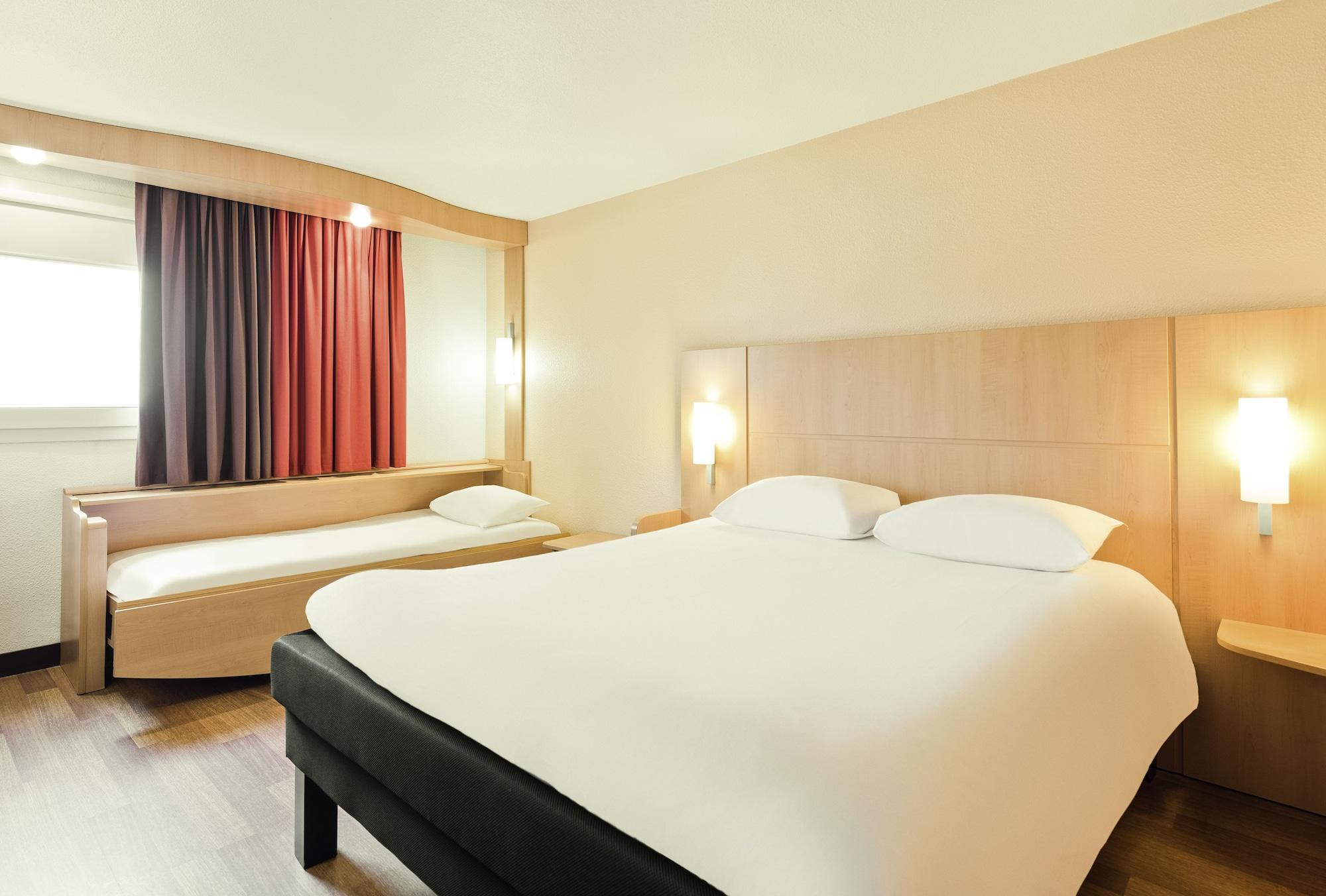 Ibis Paris Porte D'italie Hotel 3*